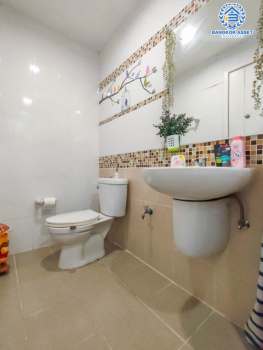 *****ทาวน์เฮ้าส์มือสองย่านนนทบุรี ม.วิลเลตไลท์ ราชพฤกษ์-ปิ่นเกล้า บนเนื้อที่ 20.5 ตร.ว. ฟังก์ชัน 3 ห้องนอน 2 ห้องน้ำ 2 ที่จอดรถ บ้านสวย พร้อมอยู่ ของแถมเพียบ! เดินทางสะดวก ใกล้จุดขึ้นทางด่วน "ศรีรัช" และรถไฟฟ้าสายสีแดงอ่อน "สถานีตลิ่งชัน"